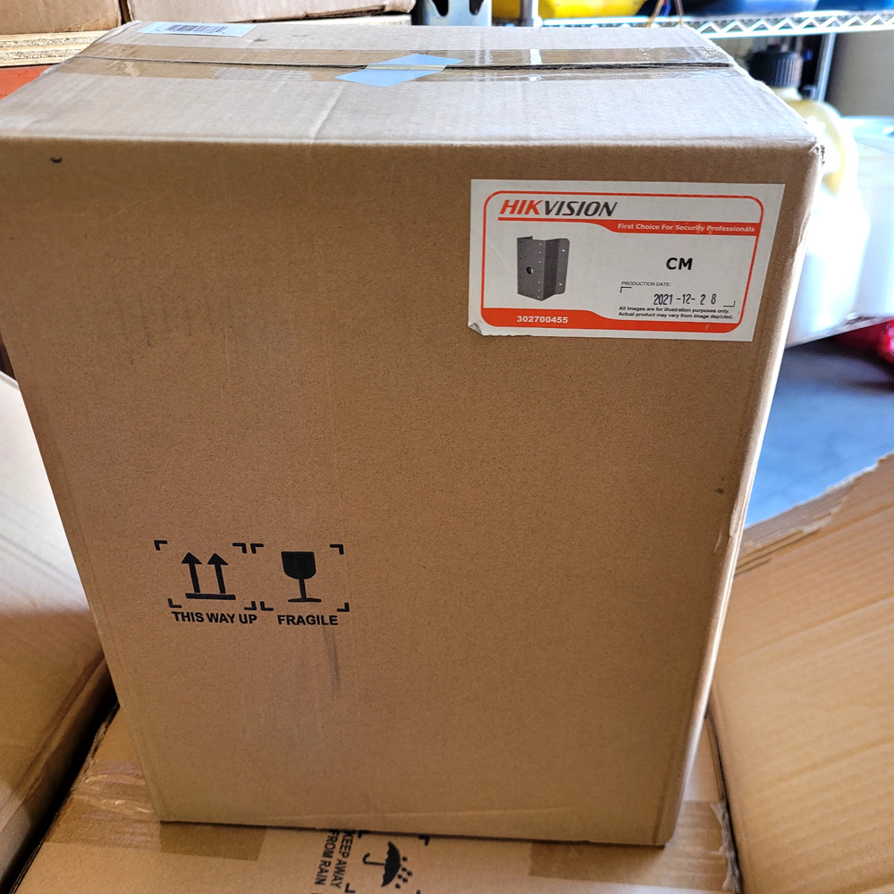 Hikvision CM: Camera Corner Mount