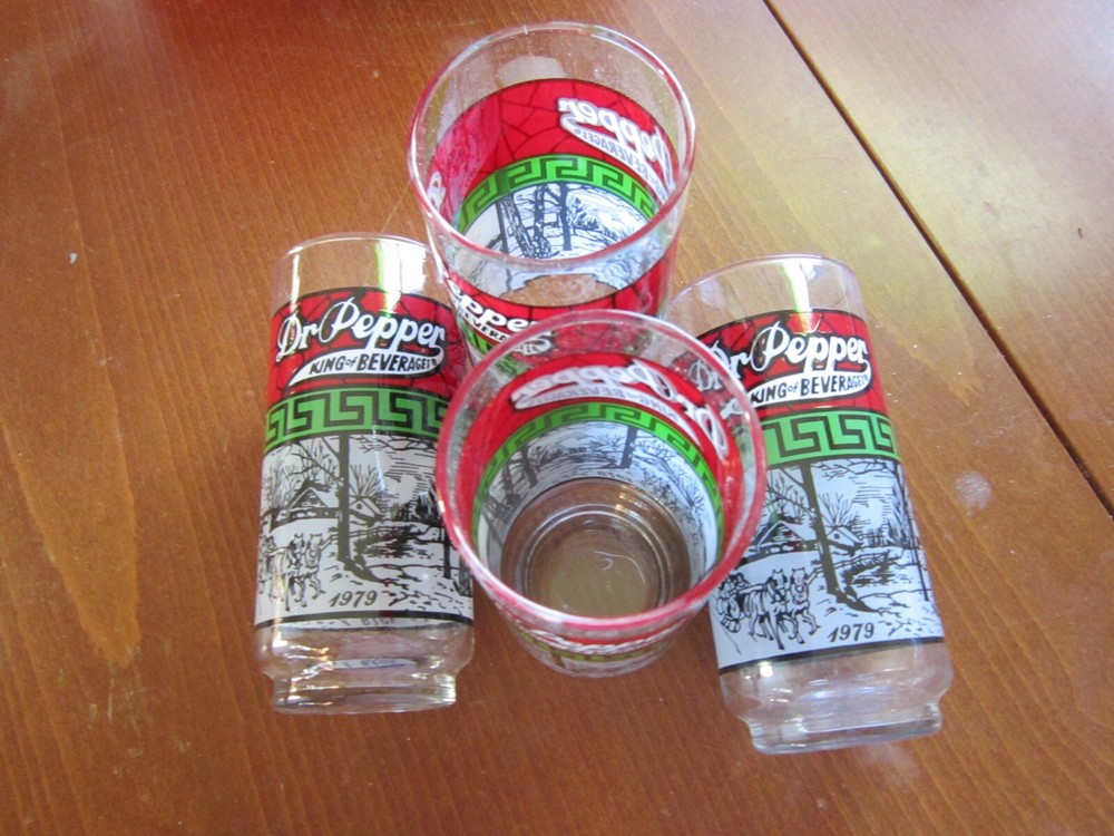VINTAGE DR.PEPPER DRINKING GLASSES