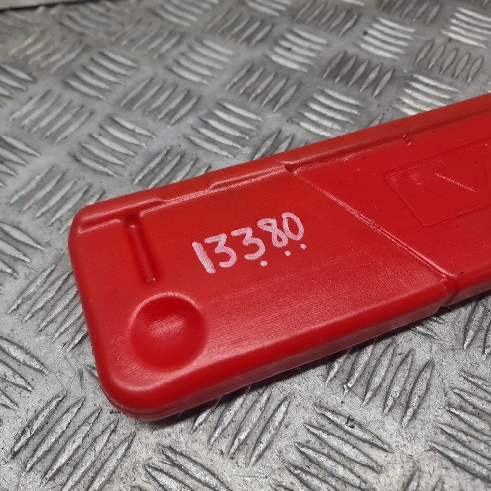 Volvo S80 emergency hazard warning triangle + case 07-14