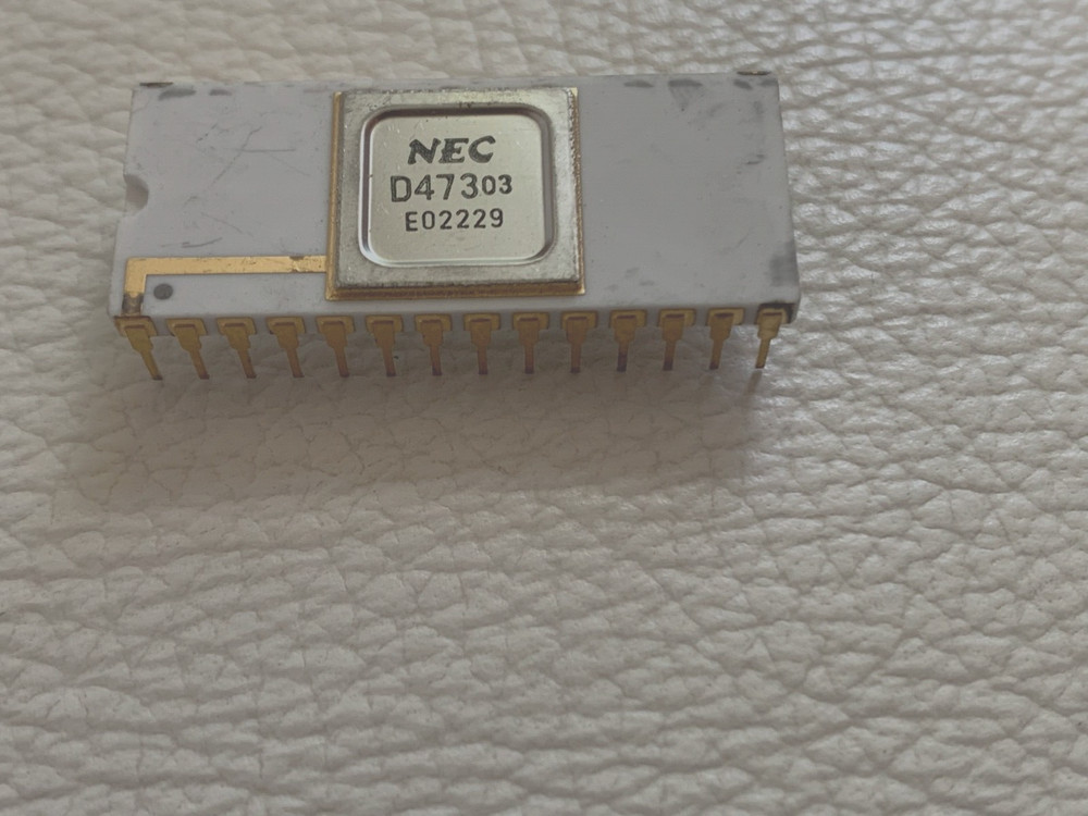 UPD473-03 "Original" NEC 28P DIP IC