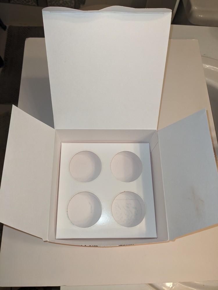 GEORGETOWN CUPCAKE Pink Box inserts for 4 cupcakes w/ unused sticker
