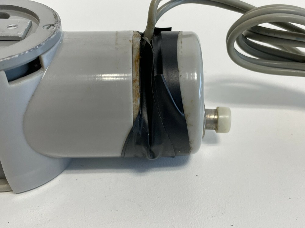 A1: Bausch & Lomb IST Microscope Light