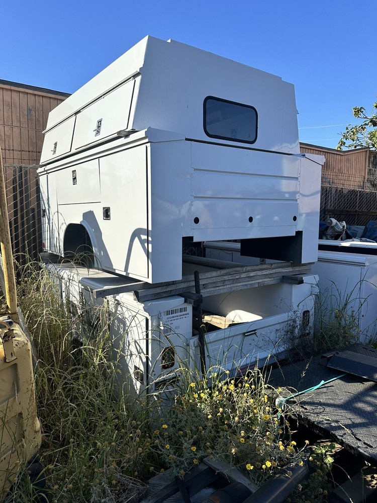 reading utility body truck