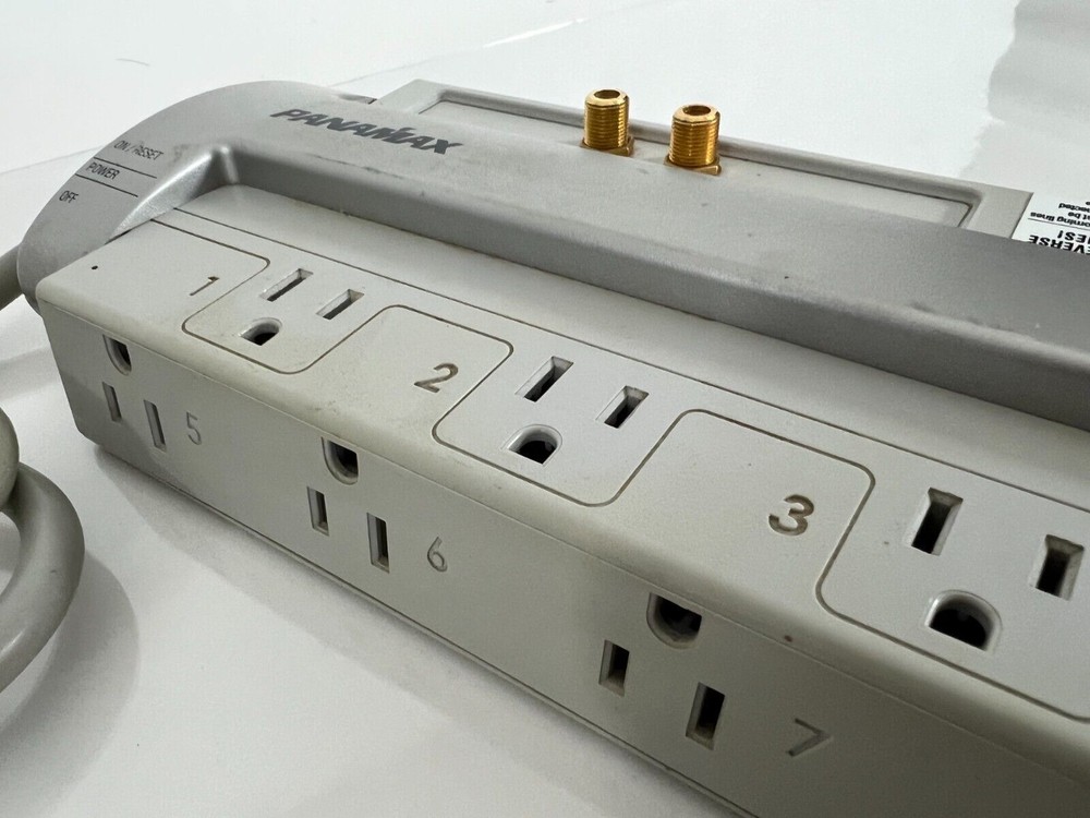 Panamax PM8-EX Power Line Conditioner 8 Outlet Surge Protector