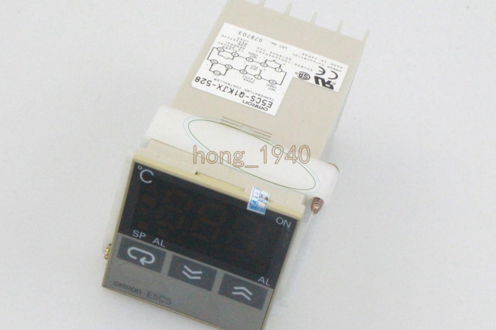 One Used OMRON E5CS-Q1KJX-528 Temperature Controller