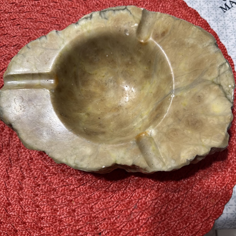 VINTAGE HEAVY ASH TRAY