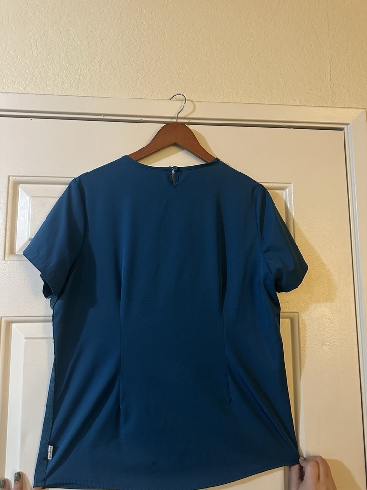 Whisperlite Blue Solid Pattern Unisex Medical Scrubs Top Uniform Size M Medium