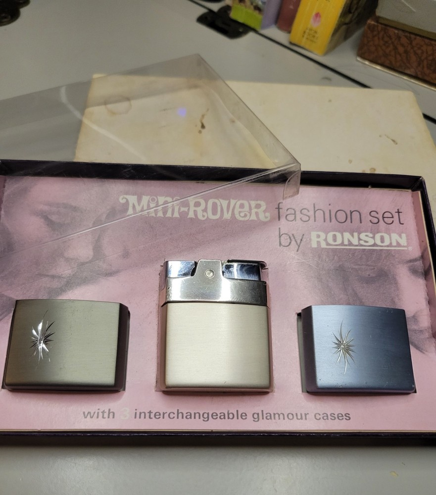Vintage RONSON MINI-ROVER FASHION SET LIGHTER (working)