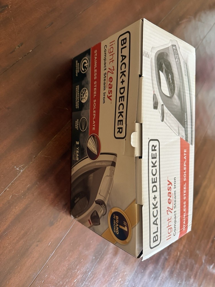 BLACK+DECKER Light 'N Easy Compact Steam Iron - Opened Box New Inside Package