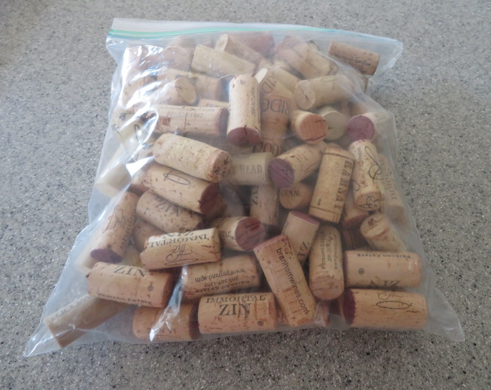 165 used wine corks for crafts, collecting~
