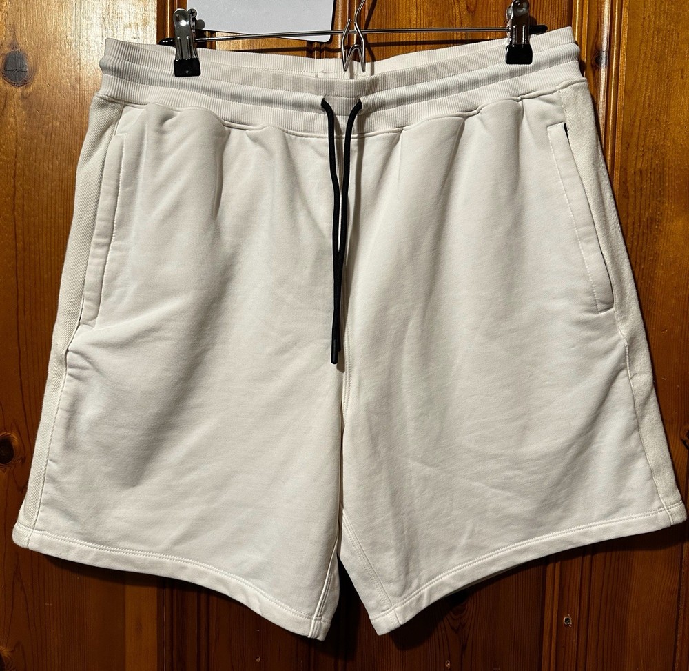 Fabletics Men’s Courtside  Shorts Drawstring Zip Pocket