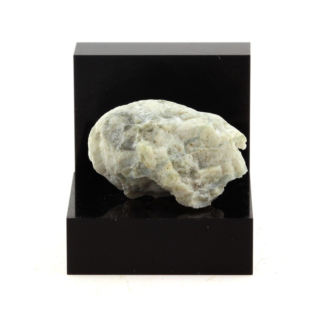 Brucite Marble. 25.3 Ct. Estrie, Québec, Canada.