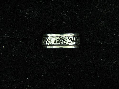 Spinner Ring Floral Vine Design in Sterling Silver with Oxidized Background
