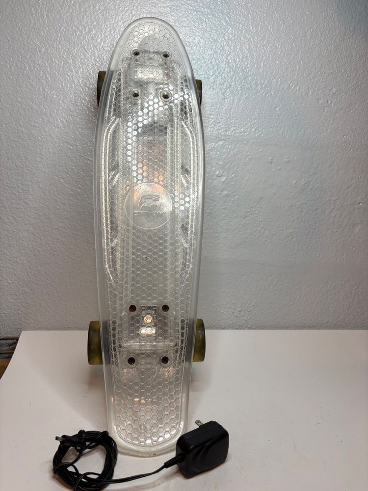 Clipton Led Light Up Skateboard Clear. Deck And Wheels Light Up. Tested Working