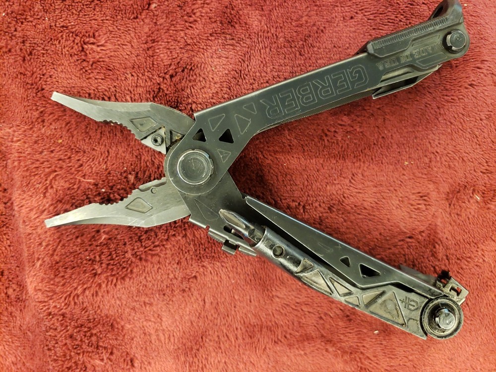 🔪🔪 Gerber Center-Drive Multi-Tool