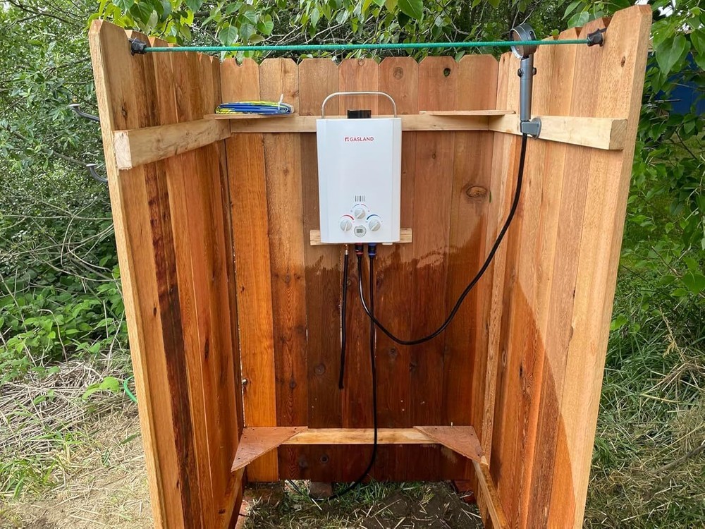 Gasland Portable Tankless Gas Water Heater Hot Tub Poolside Shower Outdoor Camp