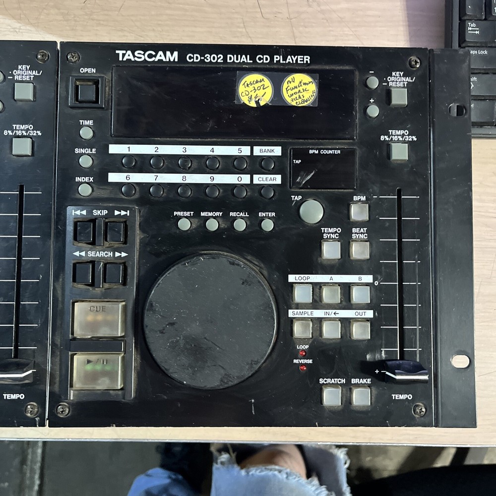 TASCAM CD-302 DUAL MIXER ONLY