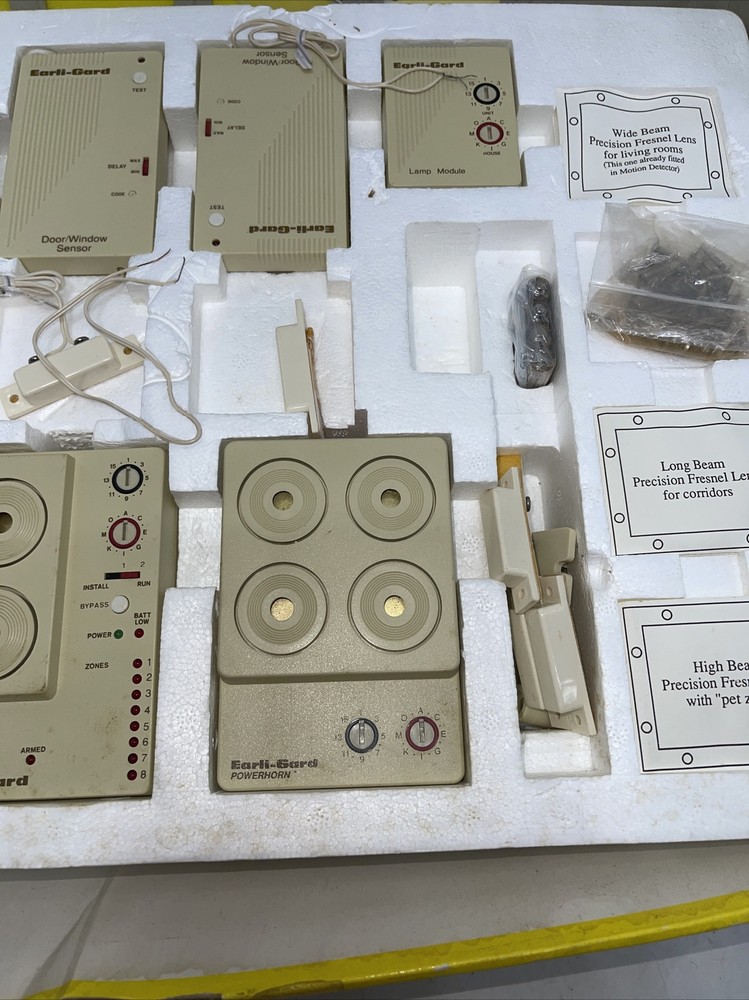 2 Vintage DIY Wireless Home Alarm Security System Black & Decker