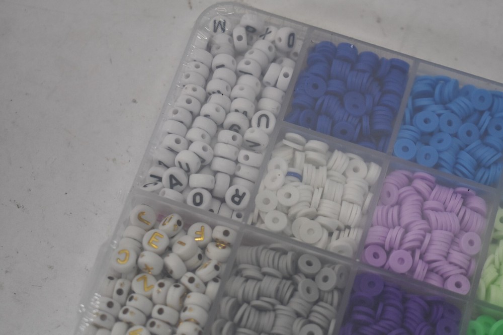 Dowsabel Clay Beads Bracelet Making Kit For Beginners 5000 Piece Set Assorted