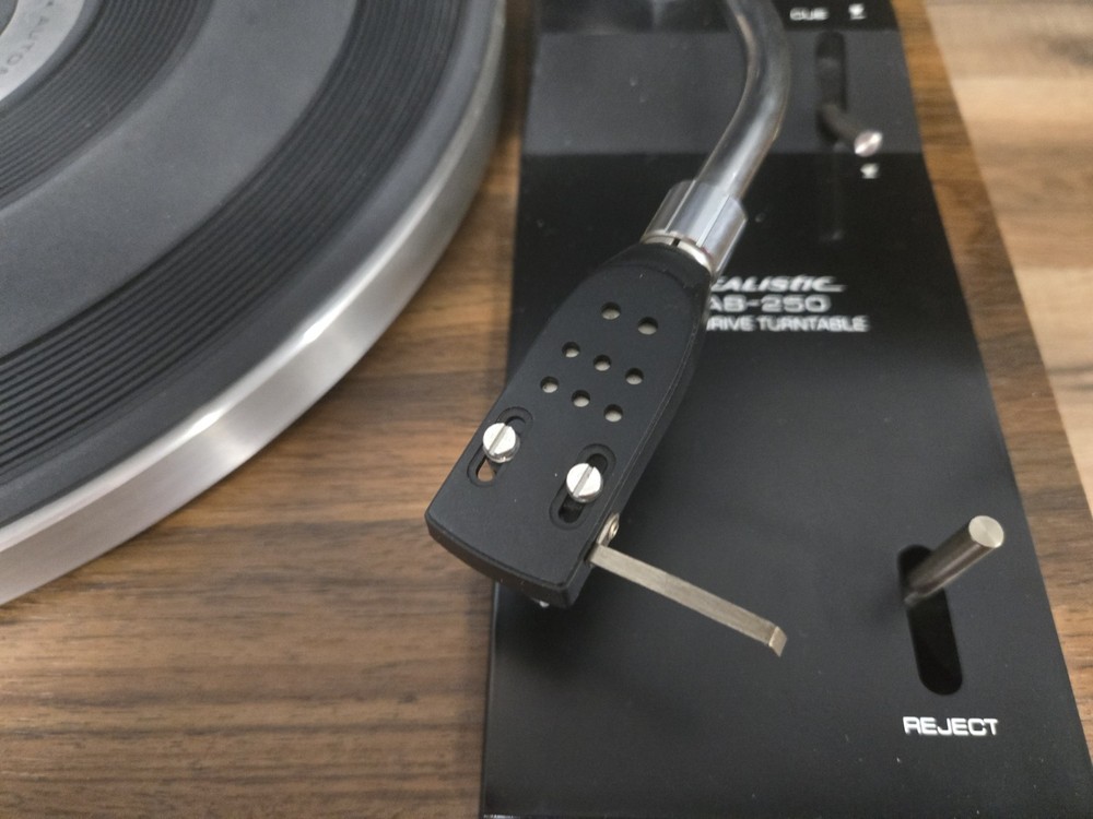 Realistic Lab-250 Turntable Near MINT
