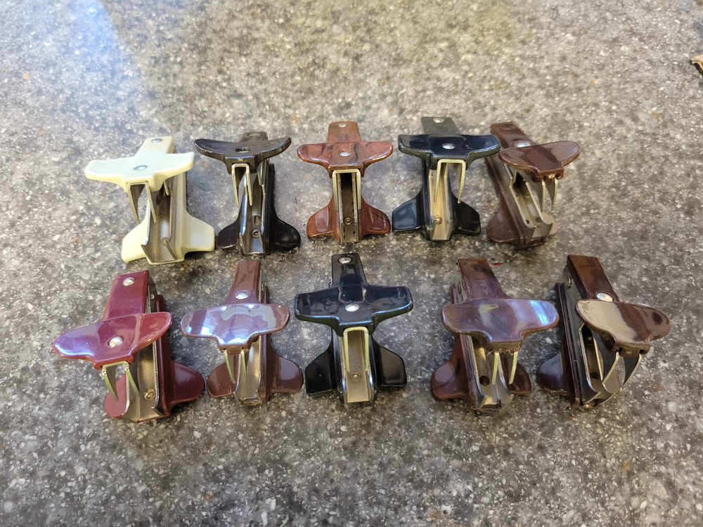 10 ct Assorted Staple Removers Pullers  **Color and Brand May Vary**