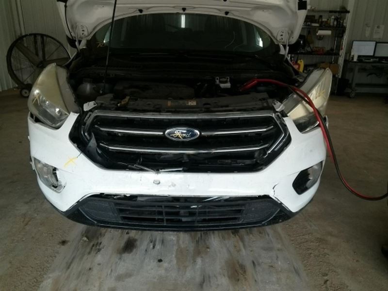 ESCAPE    2019 Fuse Box Cabin 104701873