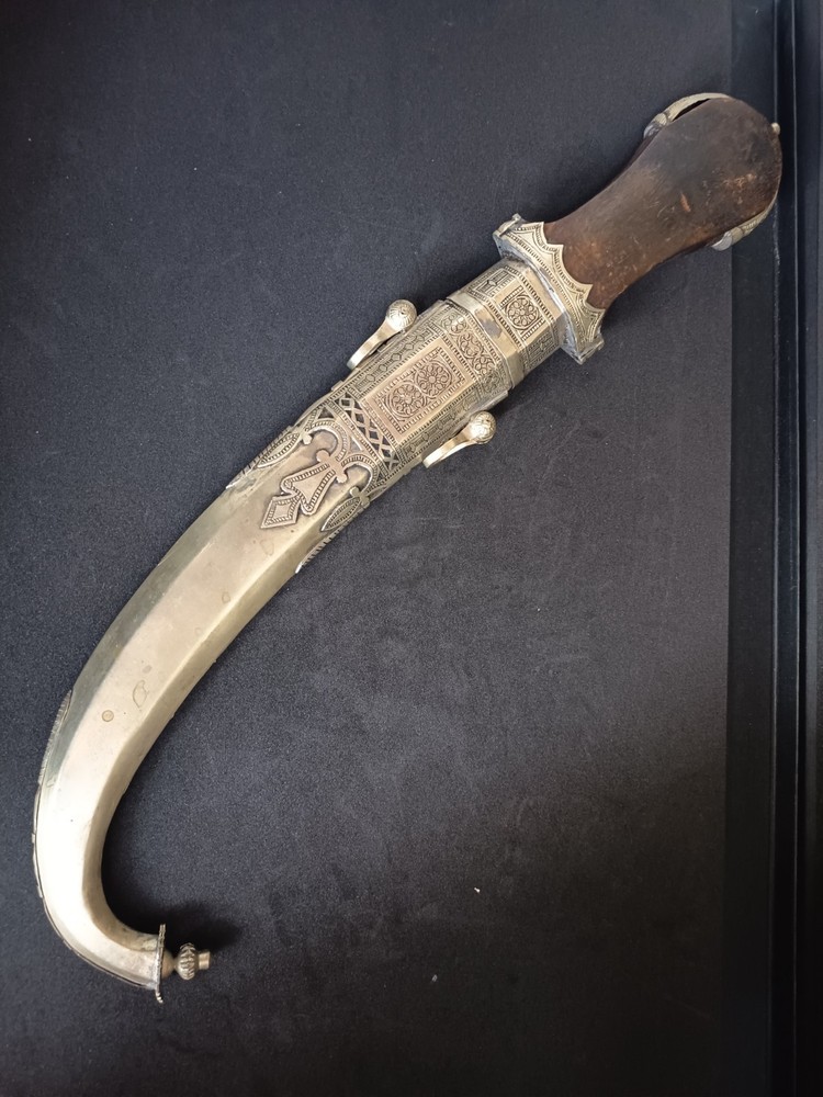 jambiya dagger