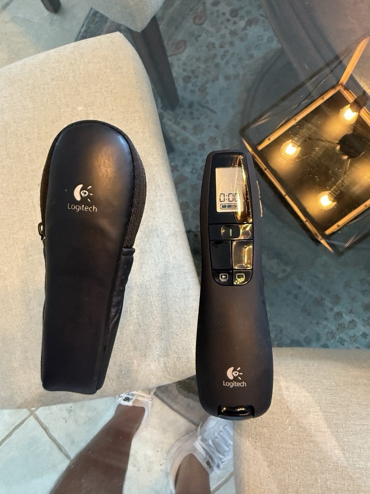 Logitech Spotlight Presentation Remote Wireless USB Bluetooth, Black