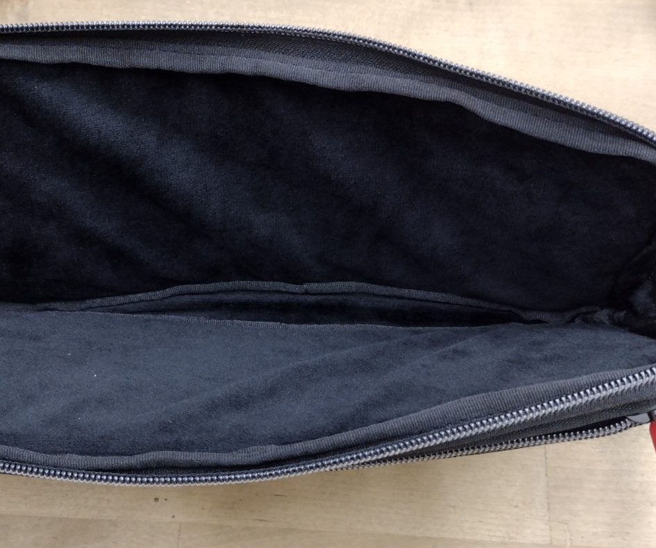 Game Onn. Nintendo Switch Soft Travel Case