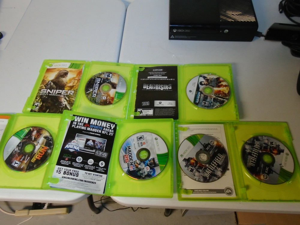 Microsoft Xbox 360 1538 Bundle Kinect, Controller, Headset & 5 Games Read Descr.