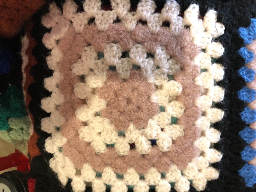 Leftovers Granny Square Blanket Pattern ( US or UK )