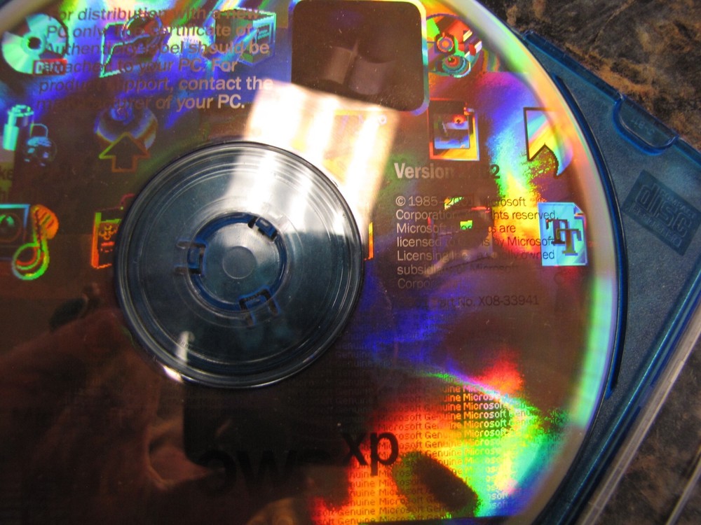 Vintage Microsoft Windows XP Home Edition Version 2002 CD-ROM - LM27