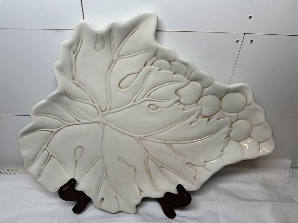 Roscher & Co Vineyard Collection Stoneware White Serving Platter Tray