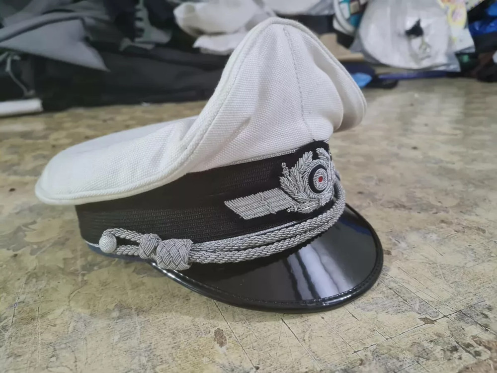 WW2 German LUFTWAFFE OFFICERS SUMMER VISOR CAP - WHITE