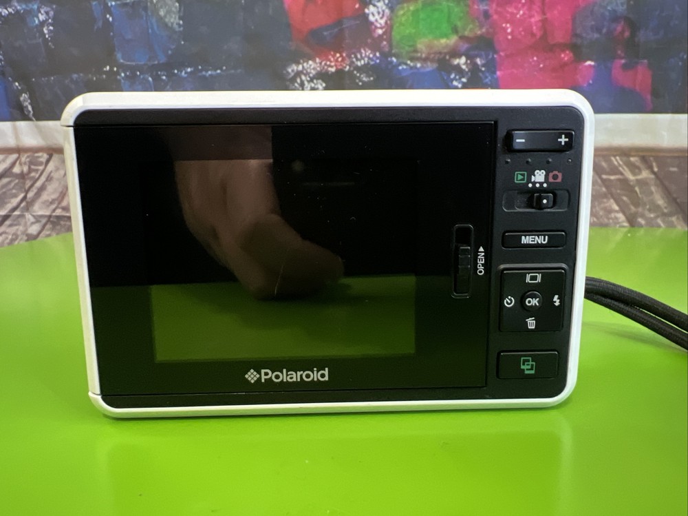 Polaroid Z2300 Digital Camera - White READ DESCRIPTION