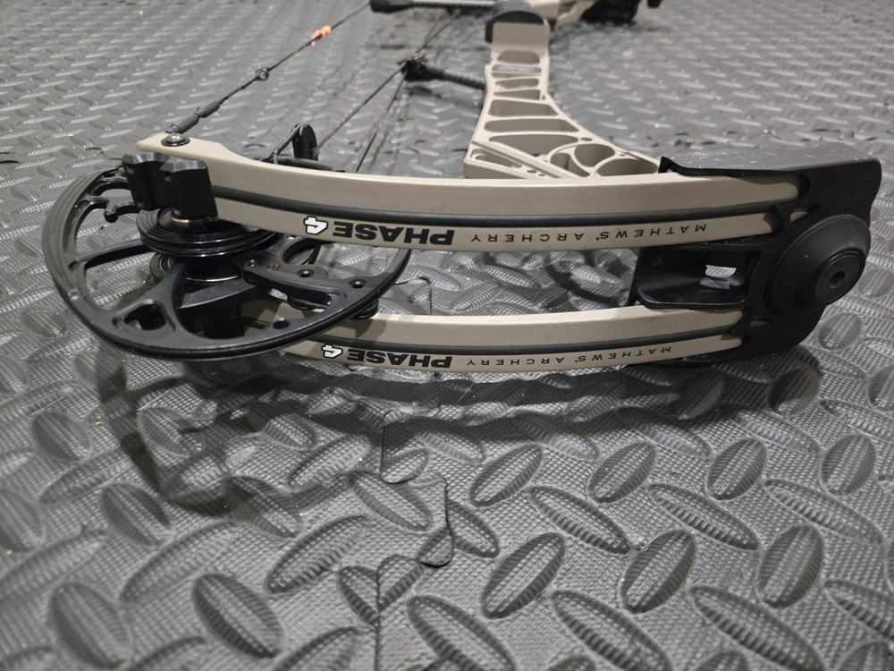 Mathews Phase 4 29 w THREADZ Strings And Cables