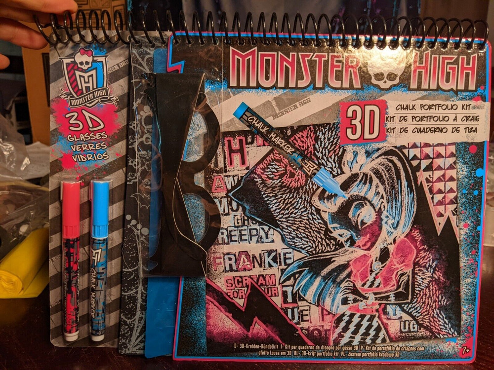 Monster High 3D Chalk Portfolio Kit