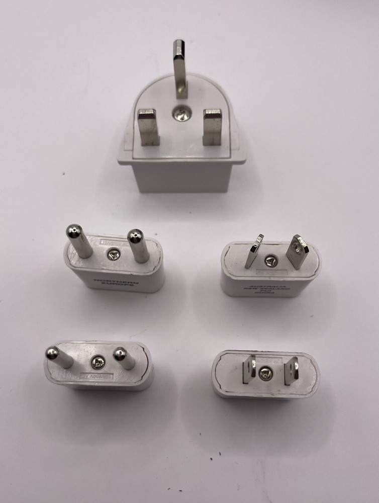 Travel Smart Outlet Converter Set With Case