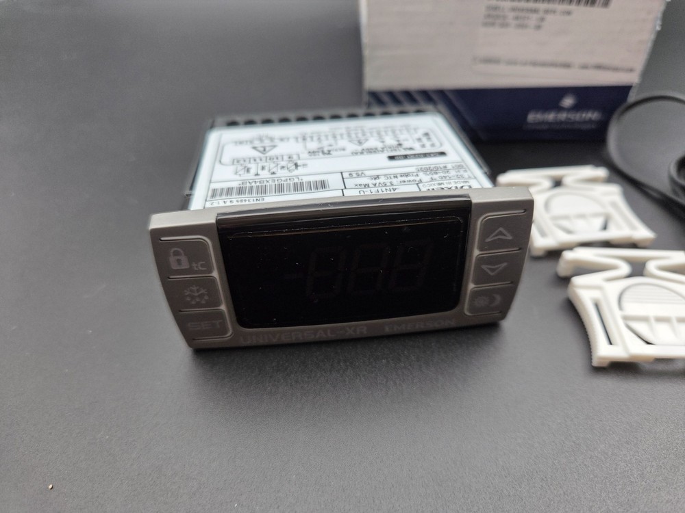 Copeland 943-0291-00 Dixell Universal Controller XR60CX 120V