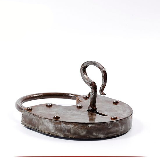 HANDMADE IRON BASE METAL LOCK & KEY TABLE DECOR