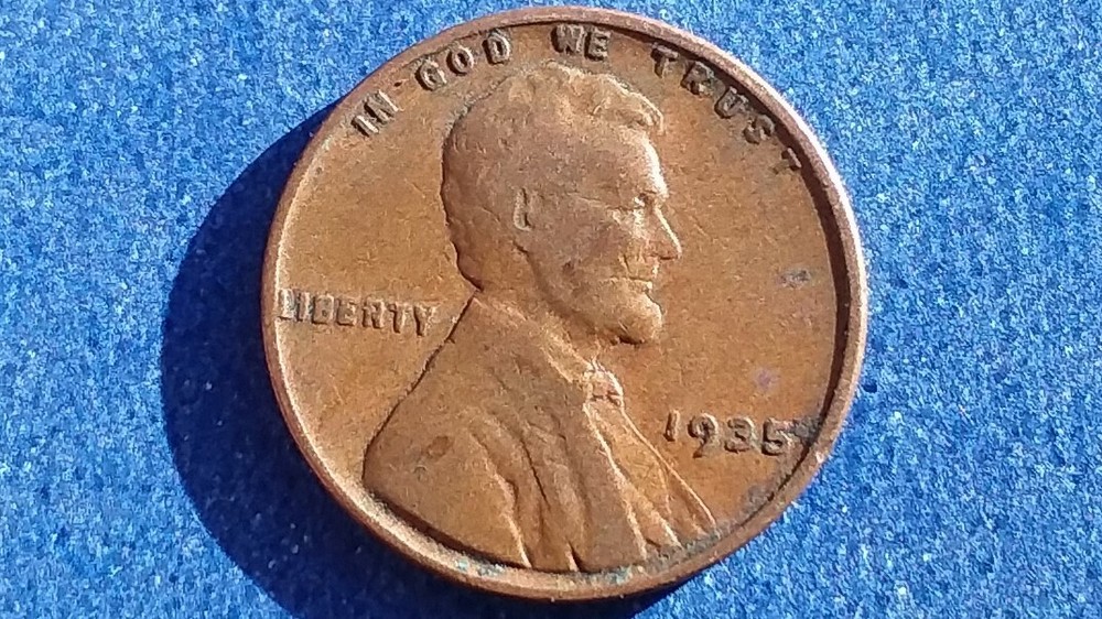 1935-P Circulated Lincoln Cent, Ships Free.