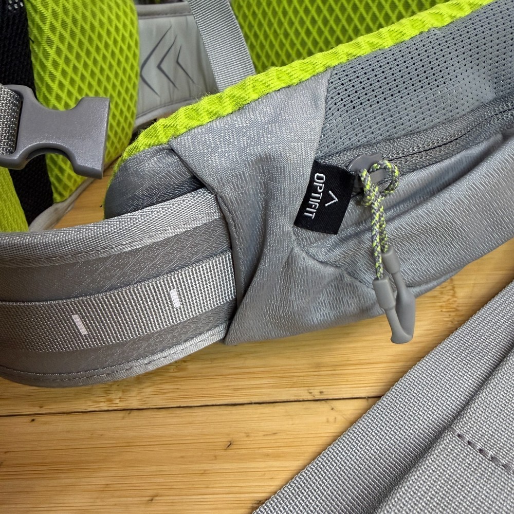 The North Face Banchee 35 Hiking Backpack – Green/Gray