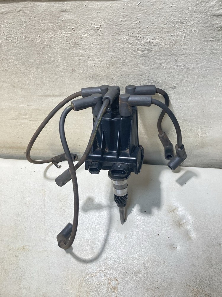 Mercruiser GM 3.0L 4 CYL ENGINE Distributor With Cables