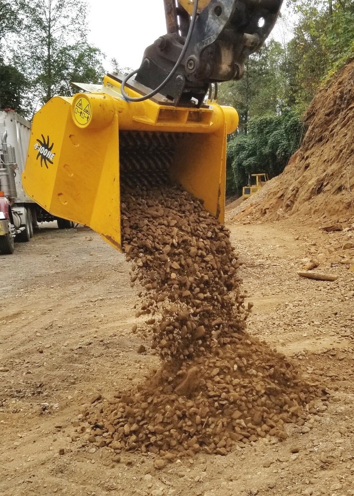 compact excavator soil screening bucket - fast and effective in damp soil