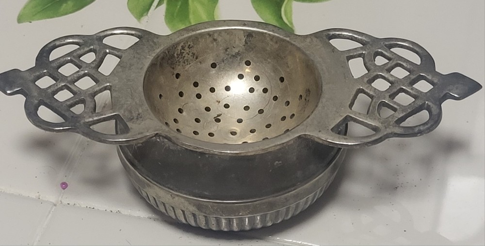 Double Handle Tea Bag Strainer With Drip Pot. Very Nice