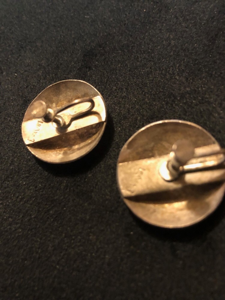 Earrings. Vintage Silver Screw on.