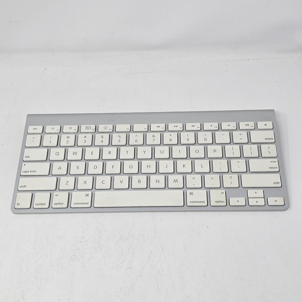 Apple Wireless Keyboard A1314 - Aluminum - Mac - Silver
