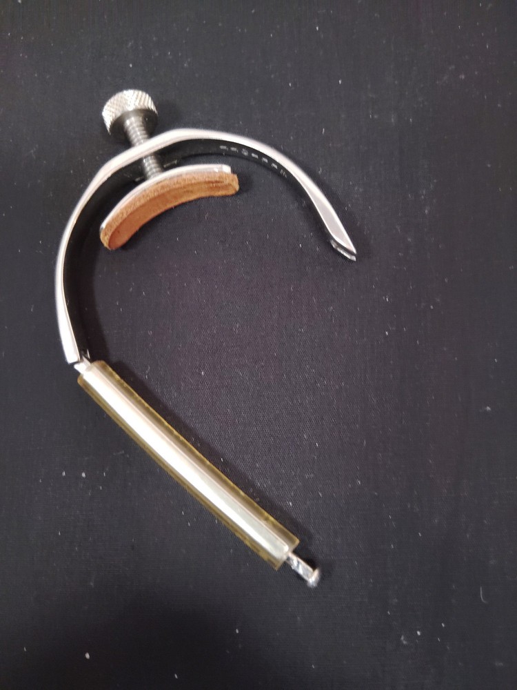 Elliott guitar chrome capo