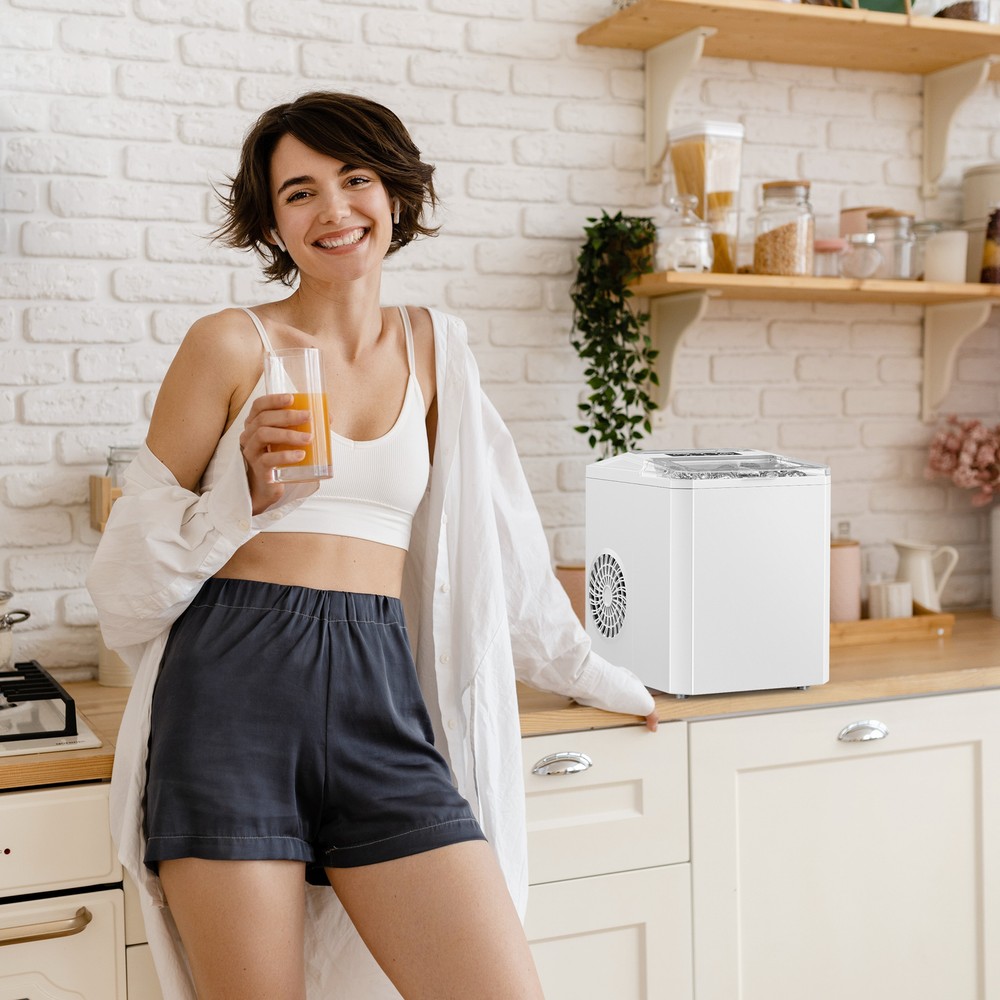 Portable Ice Maker with Self-cleaning Function - Ready in 6 Minutes for 9 Cubes