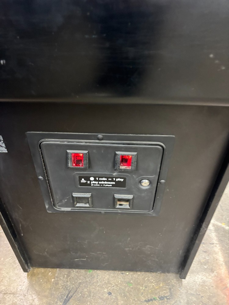 Restored Atari Asteroids arcade game